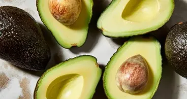 Die gesundheitlichen Vorteile von Avocados und die Gründe, warum Sie sie jeden Tag essen sollten!