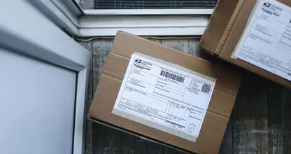 Mag postbezorger pakketje in hal appartementencomplex zetten?