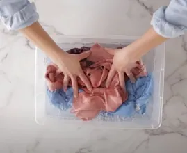 Dit is de meest effectieve manier om fijne kleding met de hand te wassen