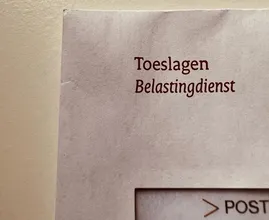 Fiscus weer in de fout: duizenden zonder reden toeslag kwijtgeraakt