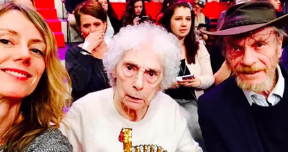 Truus (91) zoekt verkering! Wie weet er een leuke man voor haar?