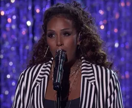 Glennis Grace krijgt staande ovatie na optreden in America's Got Talent liveshow