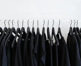 Met deze tips blijft jouw zwarte kleding langer zwart