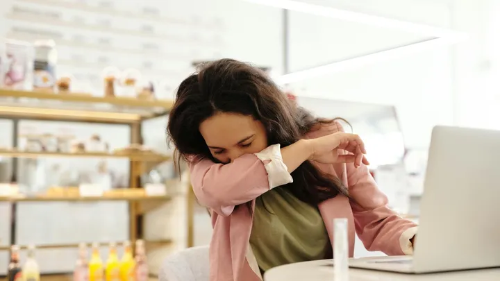 'Gezondheid' zeggen als iemand niest: waar komt dat vandaan?