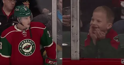 VIDEO: Ontroerend hoe deze beroemde sporter de dag van dit kleine jochie maakt! Moet je zijn koppie zien!