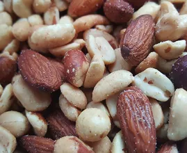 Gesund und lecker: diese Nüsse haben die wenigsten Kalorien!