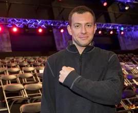 Dan Karaty openhartig over alcoholverslaving: 'Ik kom net uit een afkickkliniek'