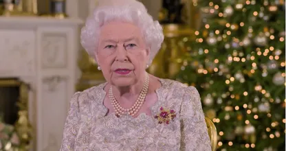 Dit is waarom de kerstversiering van koningin Elizabeth pas 6 februari wordt opgeruimd