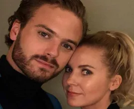 Bettina Holwerda deelt kiekje van groeiende babybuik