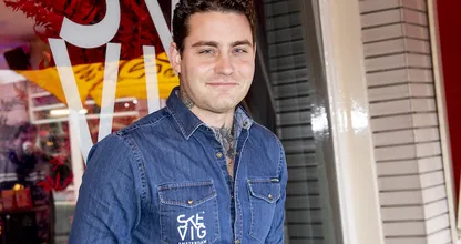 Douwe Bob weer samen met moeder van derde kindje: 'Als het aan mij ligt wel'