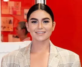 Oeh la la: Roxeanne Hazes deelt prachtige bikinifoto