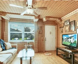 Casa dos sonhos: essa casa está completamente coberta com latas de cerveja