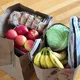 Vrouw in bijstand die boodschappen van moeder kreeg hoeft geen 7000 euro boete te betalen