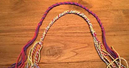 Zo maak je jouw eigen prachtige armbandjes in maar een paar stappen! Heerlijk tijdverdrijf!