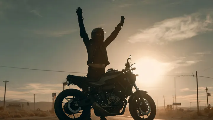 Este é o significado do pano amarelo e de outros sinais secretos dos motociclistas