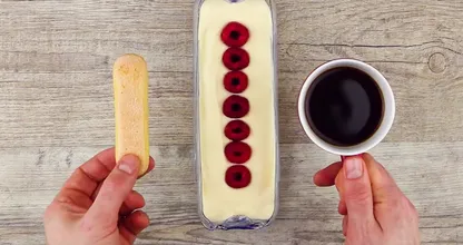 Himbeer-Tiramisu aus der Flasche? Mit diesem genialen Rezept geht das!