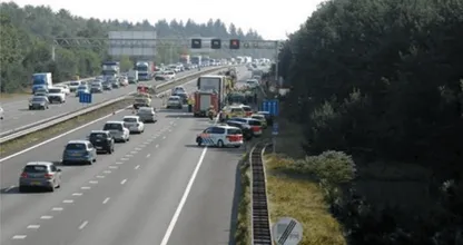 Voorbijgangers A12 filmen een dodelijk ongeval maar helpen niet. De beelden staan al online voordat de familie is ingelicht..
