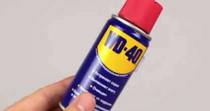 Heb je deze spuitbus ook wel eens bij de Action zien liggen? Als je weet wat je er allemaal mee kan ga je 'm meteen kopen
