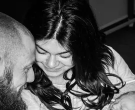 Roxeanne Hazes en Erik Zwennes delen nieuwe foto's van pasgeboren zoon