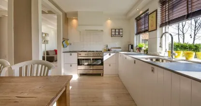 Apply this top 10 of tricks and you'll clean your kitchen within 10 minutes