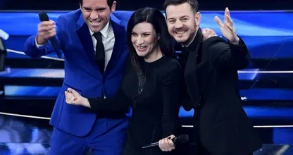Aha: hier kun je de presentatoren van het Songfestival van kennen