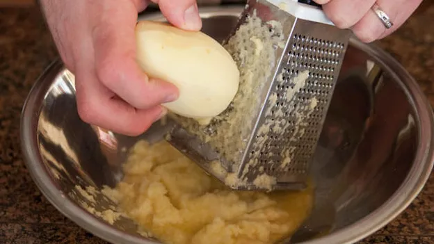 DELEN SVP: smeer je goed in de komende dagen! Toch verbrand? Dit wondermiddel heb je sowieso al thuis liggen!
