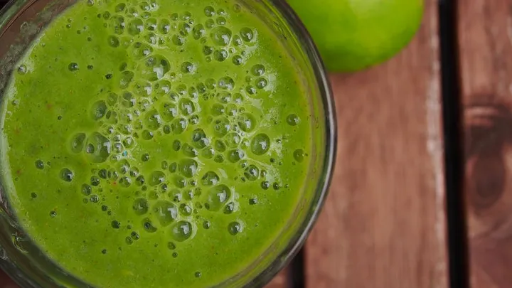Dit zijn 7 redenen om iedere dag een glas komkommersap te drinken