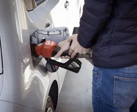 Wéér een record: Nederlandse benzineprijs nu 2,10 euro per liter