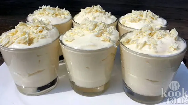 Este increíblemente delicioso mousse de chocolate blanco es súper fácil de preparar.