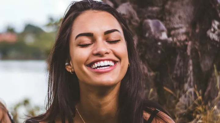 7 simple tricks that might help you get white teeth without bleaching them