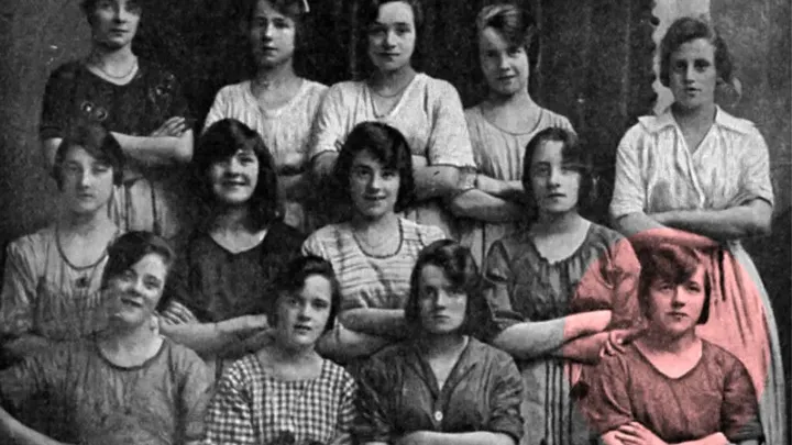 Woman Came Across Old Photo of Her Mother - But When She Saw This Small Detail, Her Blood Ran Cold