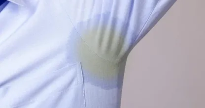 Heb jij last van hardnekkige zweetgeurtjes in je kleding? Zo verwijder je ze!