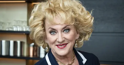 Karin Bloemen krijgt bijzonder cadeau van fan
