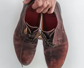 Voici des signes que vous devriez remplacer vos vieilles chaussures