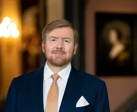 Koning Willem-Alexander neemt kijkje bij coronatests