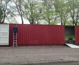 Diese Frau hat sich aus vier Containern dieses ausgefallene Haus gebaut. Bei den Bildern will man sofort einziehen!