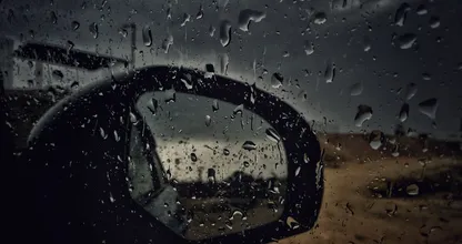 Pas op voor de zware storm die vanmiddag over Nederland en België raast
