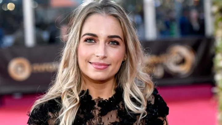 Shelly Sterk 'voor gek verklaard' door volgers na vaccinatie