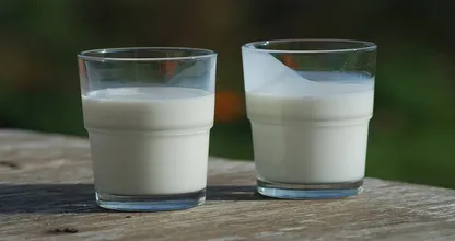Door dit drankje op een puistje te deppen kun je er snel van afkomen