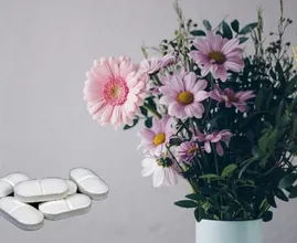 This is why you should add aspirin to your vase of flowers