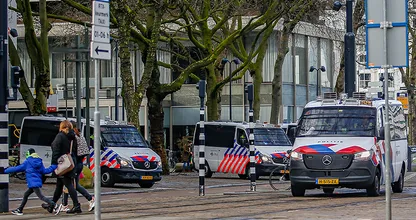 Gijzeling Amsterdam: gijzelnemer schoot direct op agenten