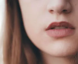 Zou jij mondkanker herkennen? Dit zijn de symptomen