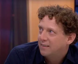 Kijkers ontroerd door emotionele Jochem Myjer in Beau