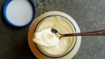 Mayonnaise: Der unerwartete Held für Ihre Holzmöbel-Probleme