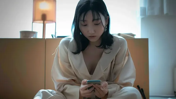妻から写真を受け取った夫、すぐさま離婚を申し出る
