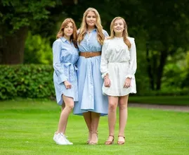 Koninklijk Huis deelt nieuwe portretfoto's van prinsessen