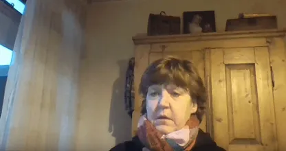 Annemiek ging viraal met zelfgeschreven lied "Geef mij maar PVV", maar nu zit ze ondergedoken...!