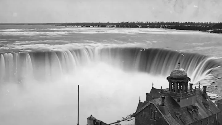 Découverte incroyable après l'assèchement des chutes du Niagara en 1969