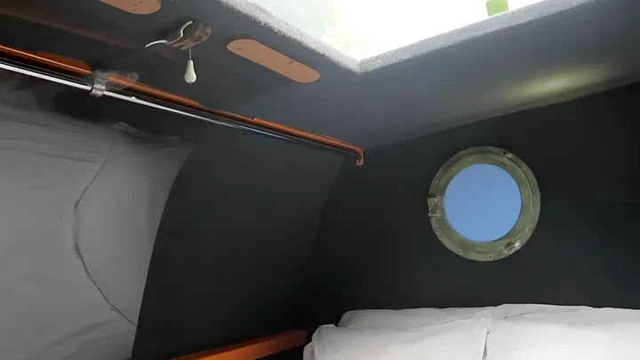 ¡Esta familia vive en un helicóptero! ¡Visita su asombrosa conversión en un hogar aéreo!