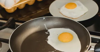 Aha: dit betekenen de rode vlekjes in een ei